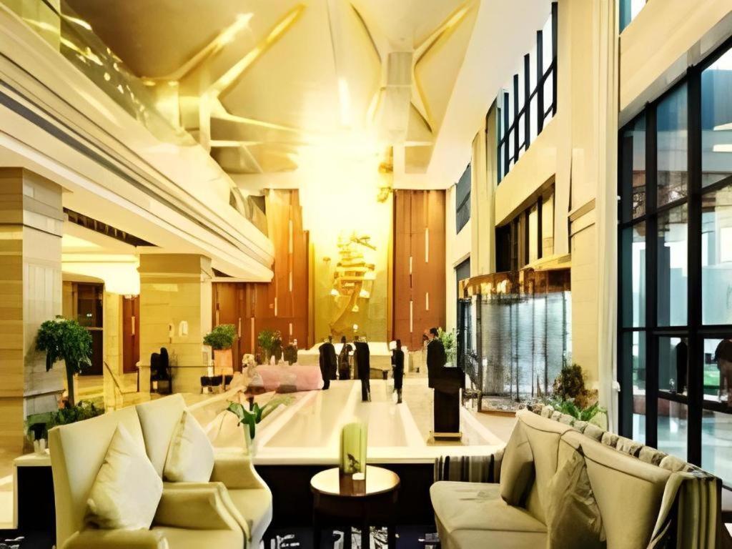 Ningbo East Shipu Hotel Exterior photo